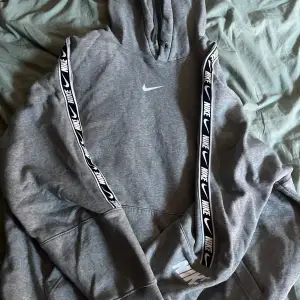 Grå Nike dress storlek xl 