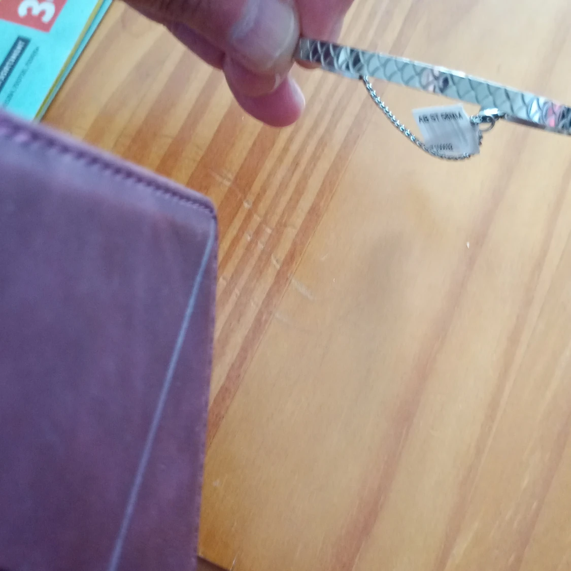 Armband mönstrade silverfärgade 58 mm.