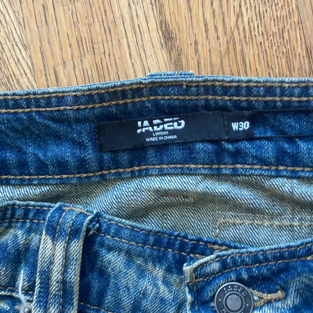 Ett par riktigt feta Jaded London Jeans i nyskick, size 30 w.Har endast använts en gång. Nypris : 1375, köptes på rabatt för 1150. Säljes pga av dom va lite för stora för mig. Står ej för frakt, skriv för fler  bilder, pris kan diskuteras. Jeans & Byxor.