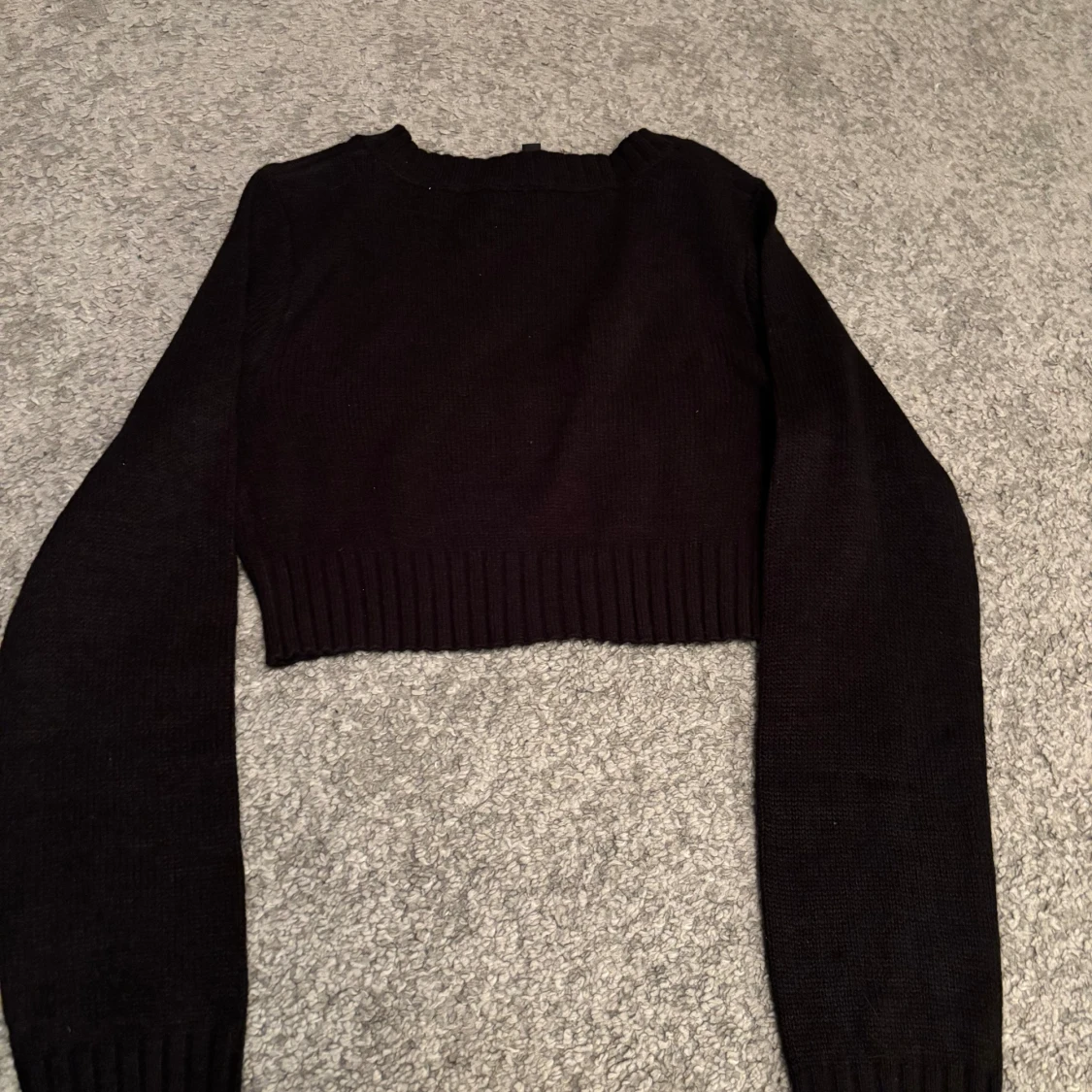 V ringad stickade topp från H&M  - 90