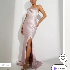 Balklänning - Säljer en balklänning från True Decadence, helt oanvänd och prislapp sitter kvar. Säljer för 700 kr.