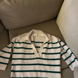 Randig tröja - Superfin tröja som är använd ett par gånger och som är superskön💖