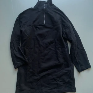 Long sweatshirt - From weekday, in good condition ✨