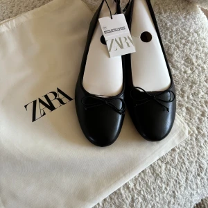 helt nya ballerina skor från zara!  - nypris 399kr, slutsålda på hemsidan 🩷