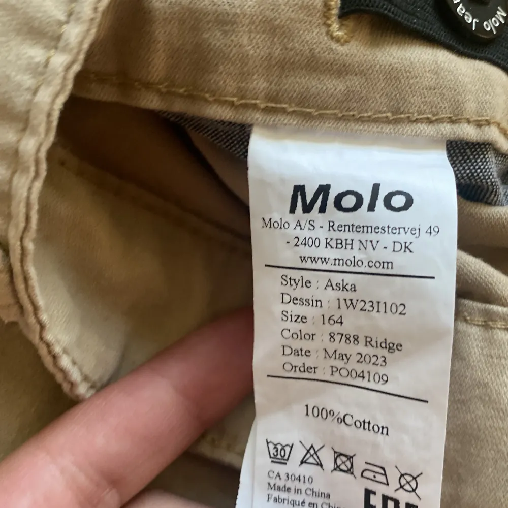 Ett par feta bagy molo jeans för endast 400 kr (ordenarie pris 1000kr ) 10/10 skick, aldrig använt dom. Är inte riktigt min stil så det är därför jag säljer dom. Är i storlek 164 för 14 åringar.. Jeans & Byxor.