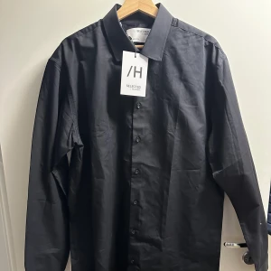 Skjorta från Selected homme - Oanvänd skjorta med prislapp kvar.