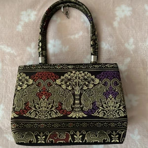 Liten handväska  - Väskor till försäljning!Lågt pris!