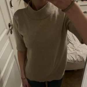 Stickad tröja  - Så fin stickad tröja från vila!💓 Pris kan diskuteras vid snabb kontakt