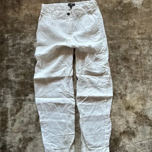 Hm linnebyxor!  - Ett par linne-byxor från H.M och dem e faktiskt från mänavdelningen!! Men passar mig fint till sommaren!!☀️🌤️🌇🥵