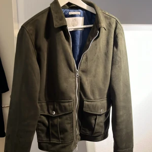 Human svales jacka - Mocka jacka från human scales i nyskick Storlek s Nypris 1900kr