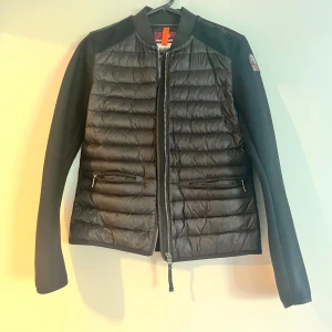 Parajumpers jacka - Jättefint skick. Använd en gång