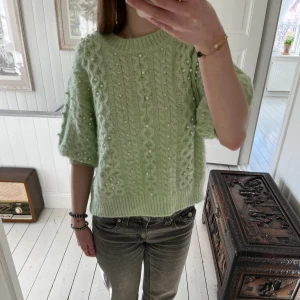 Stickad topp - Fin stickad topp från Zara med pärlor💕Nypris 399kr Aldrig använd