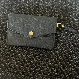 Louis Vuitton plånbok monogram - Skön liv plånbok 9/10 skick Kom gärna med bud