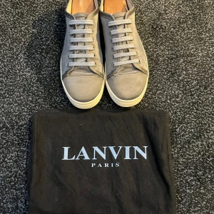 Lanvin skor - 🟦 säljer dess äldre men fortfarande feta lanvins i storlek 41. Inget og ingår. Hör gärna av er vid frågor eller för fler bilder. 🟦
