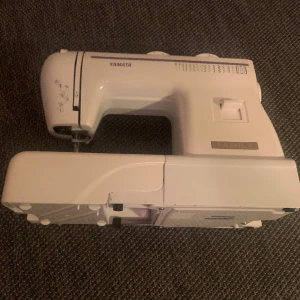 Symaskin  - Kommer med egen väska och allt helt ny aldrig använt. Pris kan diskuteras 