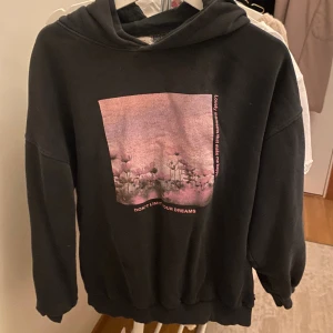 Hoodie  - Bra skick, stor i storleken💕