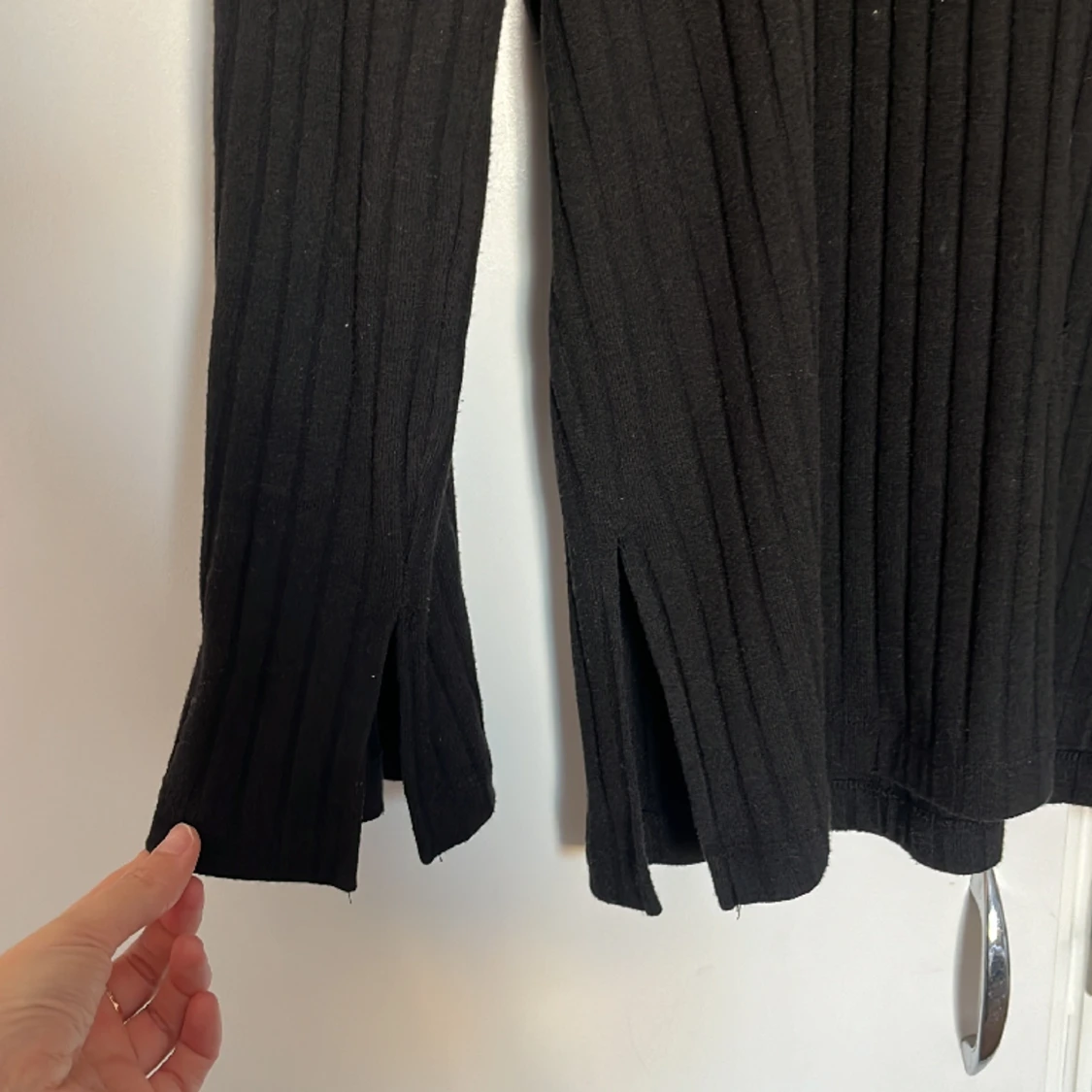 Lång svart tröja - 91