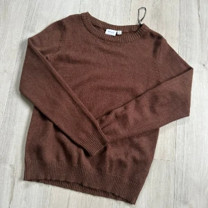 Vila tröja - Stickad tröja från Vila, knappt använd. Stolek S💕