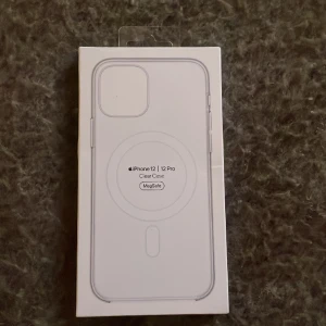 Apple skal - iPhone skal till iPhone 12/12 PRO från Apple. Används ej längre. Förpackning finns till. Helt och fint