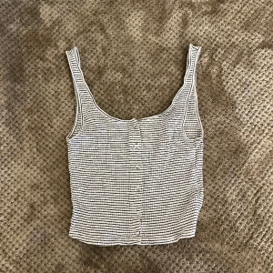 Sommarlinne  - Bra skick och använt på sommaren vilket jag kan rekommendera