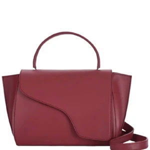 ATP Atelier Arezzo bag - Använt skick. Inte överdrivet synliga repor men de finns. Även är ena sidan av väskan skev men det går säkert att rätta till. Sen är även undersidan skadad men det är inget som syns när man bär den. Skriv till mig privat för fler bilder på repor osv!