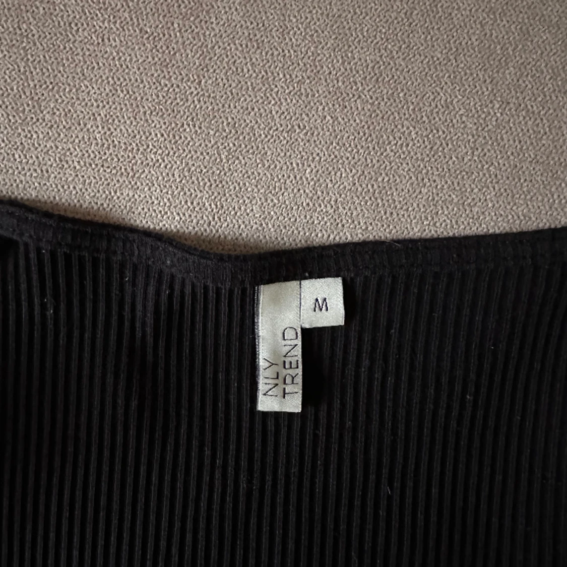 Tajt långärmad klänning - 91