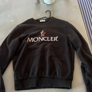 Moncler tröja - Bra skick