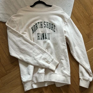 Brandy Melville  - Säljer denna snygga college tröjan!  Nypris 599