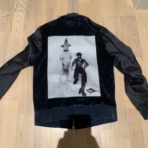 Limitato tröja - Säljer min limitato tröja då den inte passar längre. Skick 10/10. Kan gå ner i pris vid snabb affär