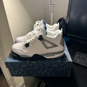 Jordan 4 navy blue - Skåne/malmö  Nya