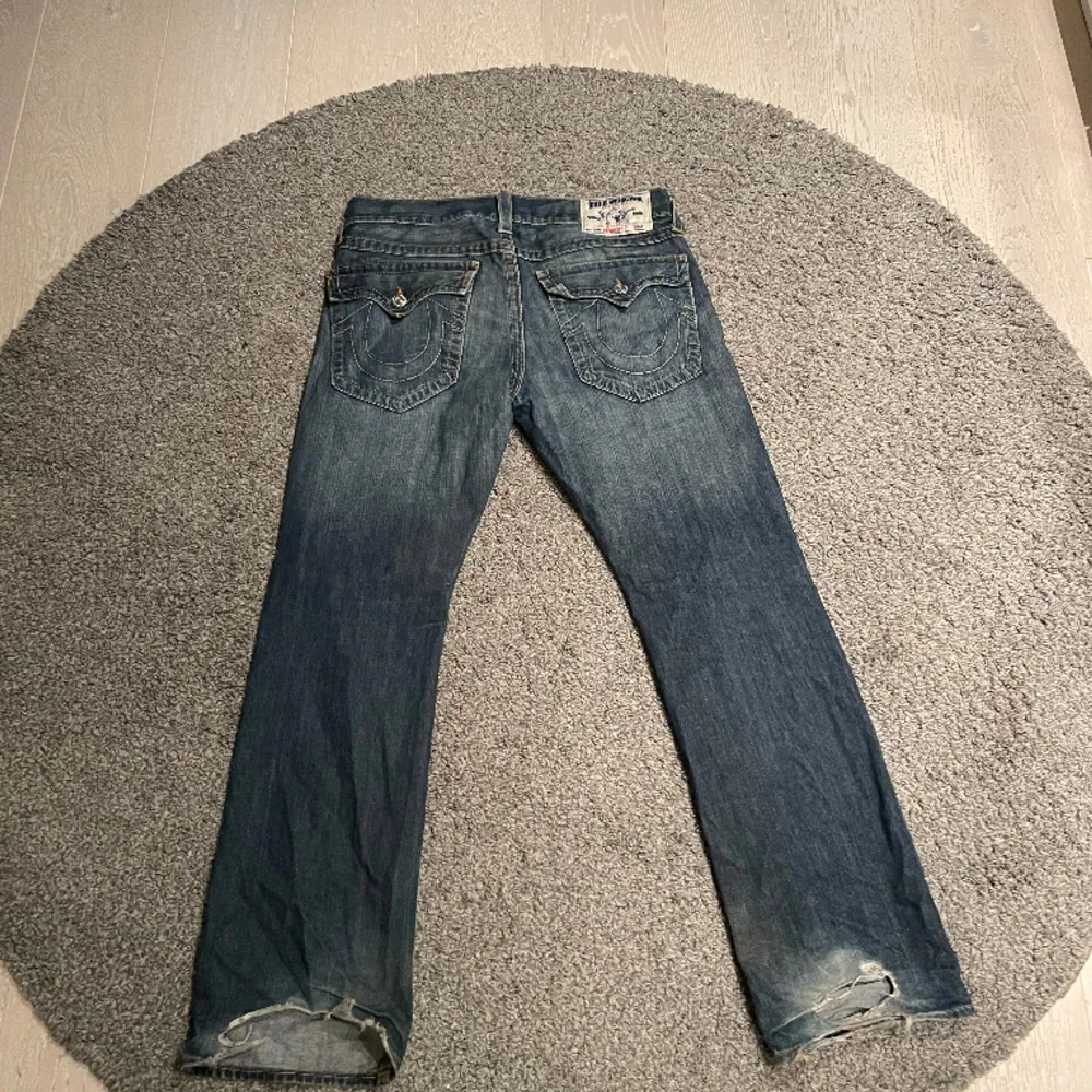 Riktigt fina true religon byxor som jag köpt av min kompis broder för 1600!. Jeans & Byxor.