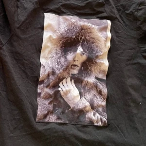 Limitato T-Shirt - - Storlek XL - Org pris: 1200kr - OK skick