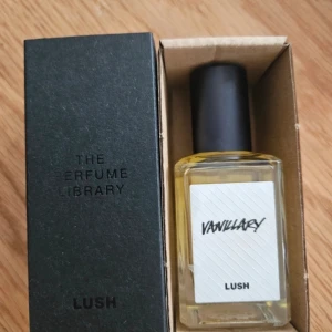 Lush vanilj parfym  - Säljer denhär Lush parfymen som tyvärr inte passade mig, testat några sprut ☺️ orginal priset är 370kr men mitt pris kan såklart diskuteras!