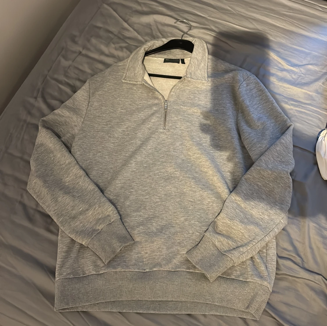 Grå halfzip bra skick