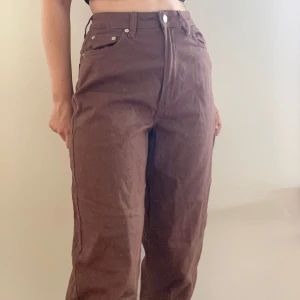 Brown high wasited jeans - Brown high wasited jeans. Only worn for the photos.