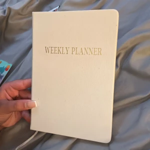 Weekly planner kalender - Använd men dragit ut sidorna:) beige 
