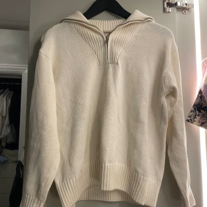 Tröja från Zara Cardigan strl S - Lite oversize. Superfin. Sparsamt använt en säsong 