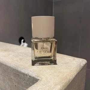 Caia parfym  - Parfym från Caia i doften ”Le Soir”, den är enbart testad💕  300kr eller bud