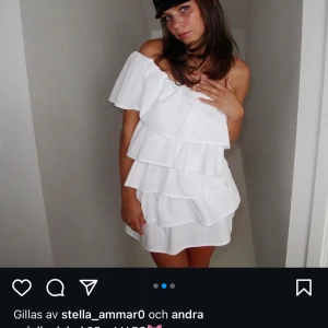 Anielle label klänning - Så snygg klänning från anielle label!!! Endast använd en gång🤍 storlek S