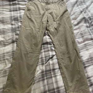 Beige byxor - Använda men fräscht skick Regular fit stretch