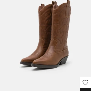 Bruna cowboyboots  - Helt nya aldrig använda & helt slutsålda!