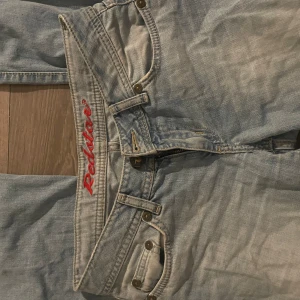 Lågmidjade jeans - Jätte fina men säljer pga att dem är för små för mig 
