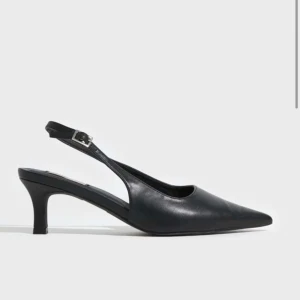 Pointy low heel - Aldrig använda. Köpta för 499 kr🌸