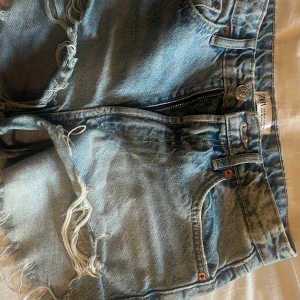 Jeansshorts  - Säljer pga att dom är för små! 