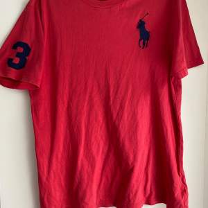 Helt basic röd t-shirt från polo Ralph Lauren