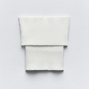 Tubtopp  - Jättefin helt nu tubtopp från zara med prislappen kvar💕