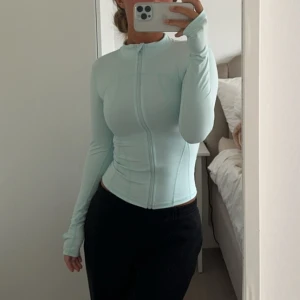 Tränings topp - Ny köparen står för frakten 