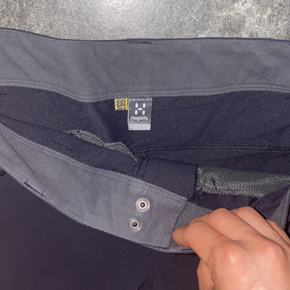 Haglöfs frilufts Byxor i storlek L passar även M färg Svart skick 9/10 Pris 500kr Möts i Västerås, Fraktar över hela Sverige (PostNord) hör av er för mer info /// MARES . Jeans & Byxor.