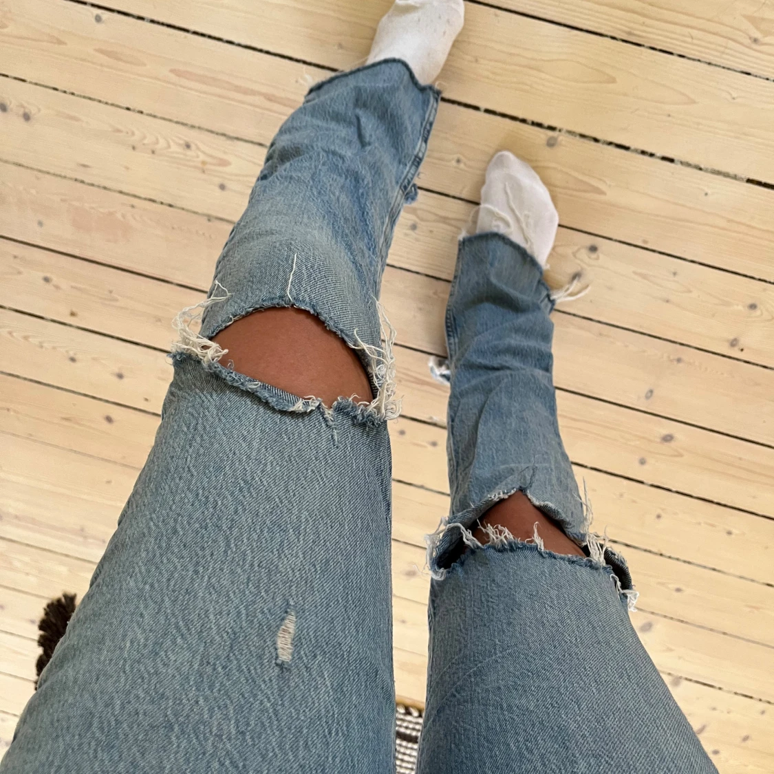 Jeans med hål  - 91