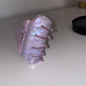 Lila hårklämma - Är i bra skick